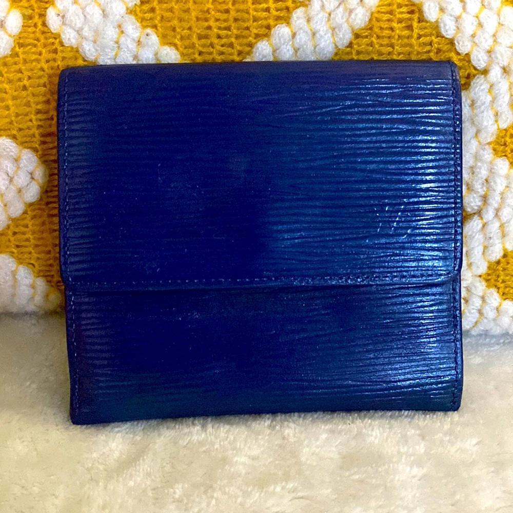 LOUIS VUITTON EPI WALLET. Color: Blue.